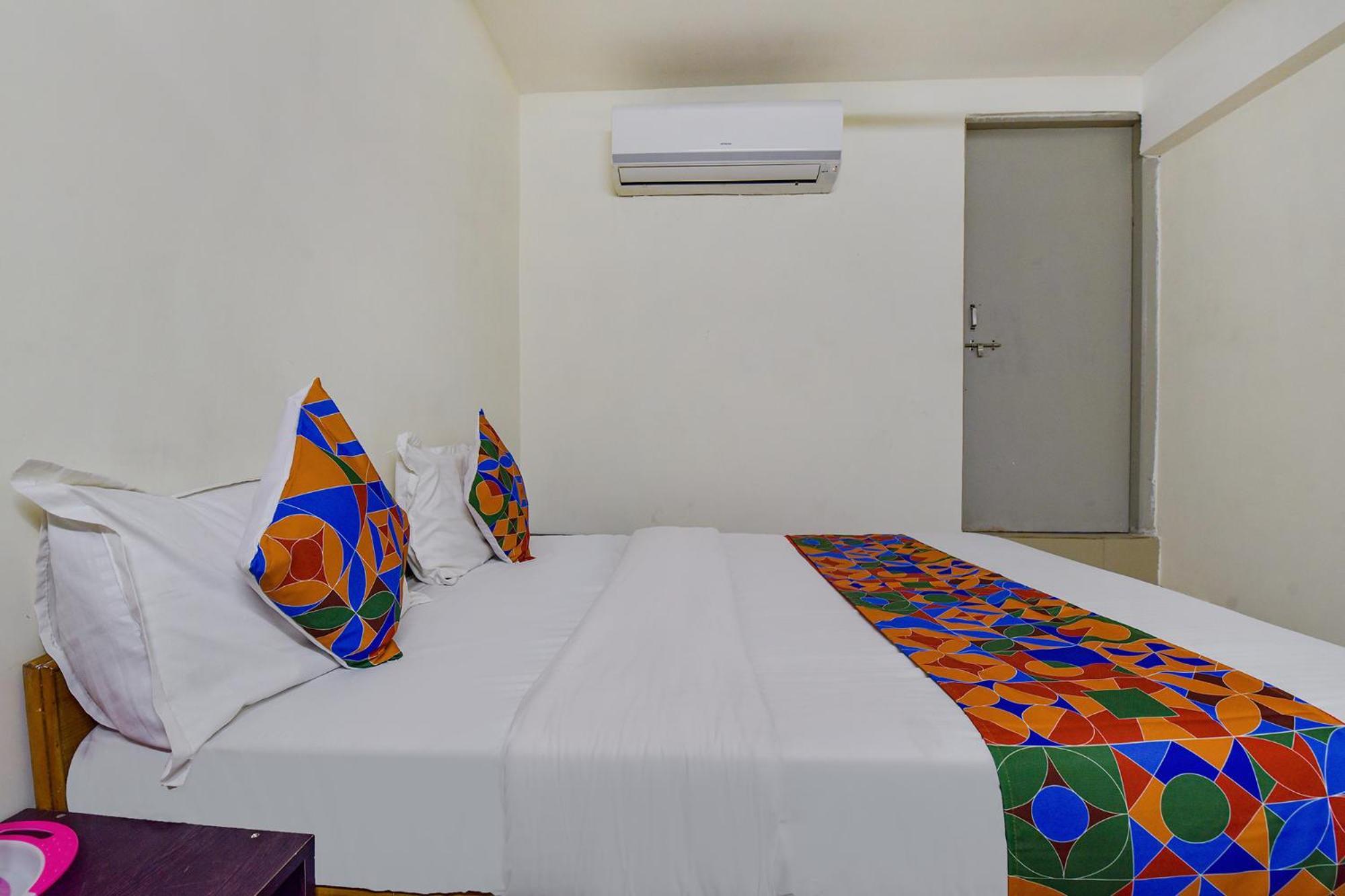 Hotel O Himalaya Inn أحمد أباد المظهر الخارجي الصورة