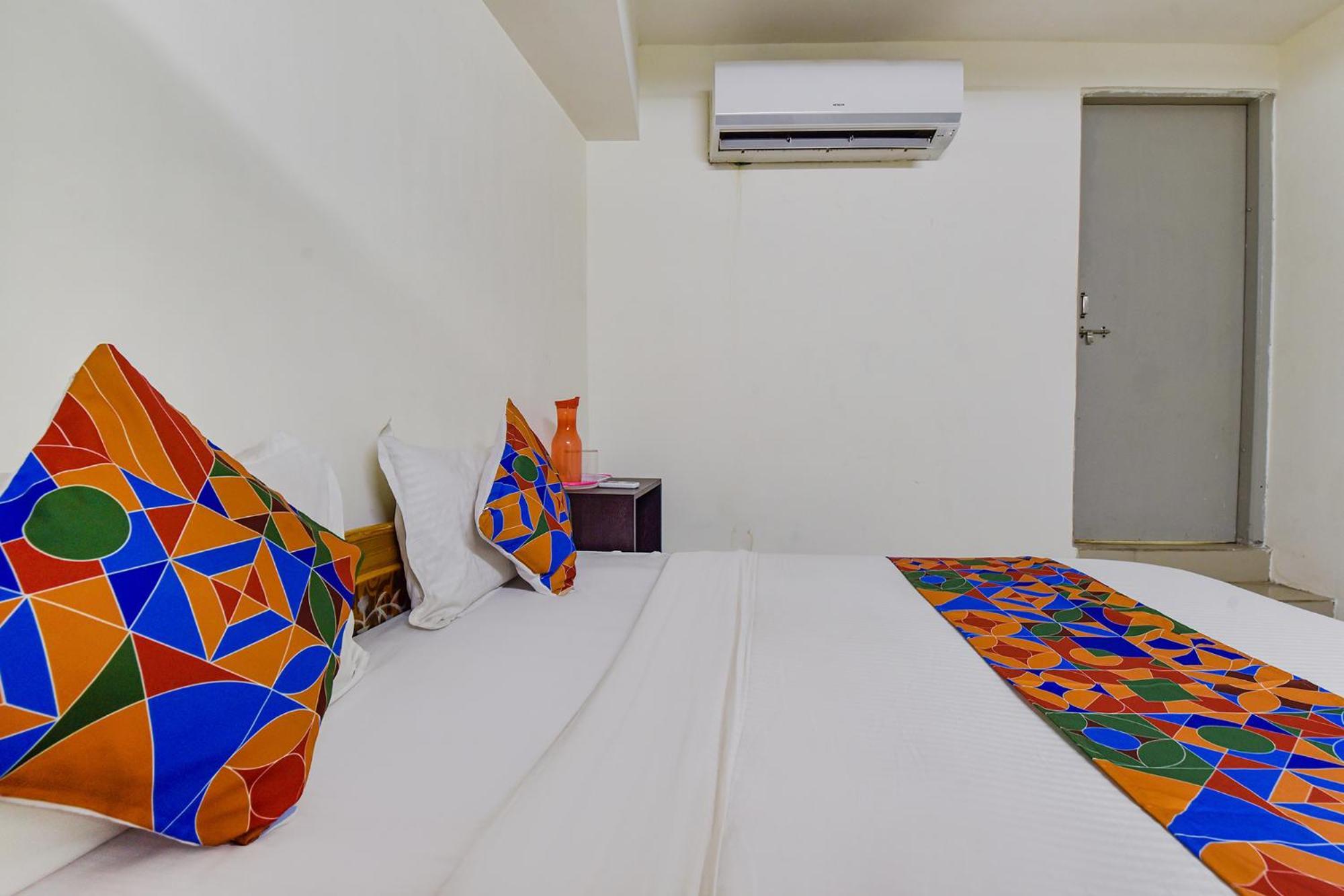 Hotel O Himalaya Inn أحمد أباد المظهر الخارجي الصورة