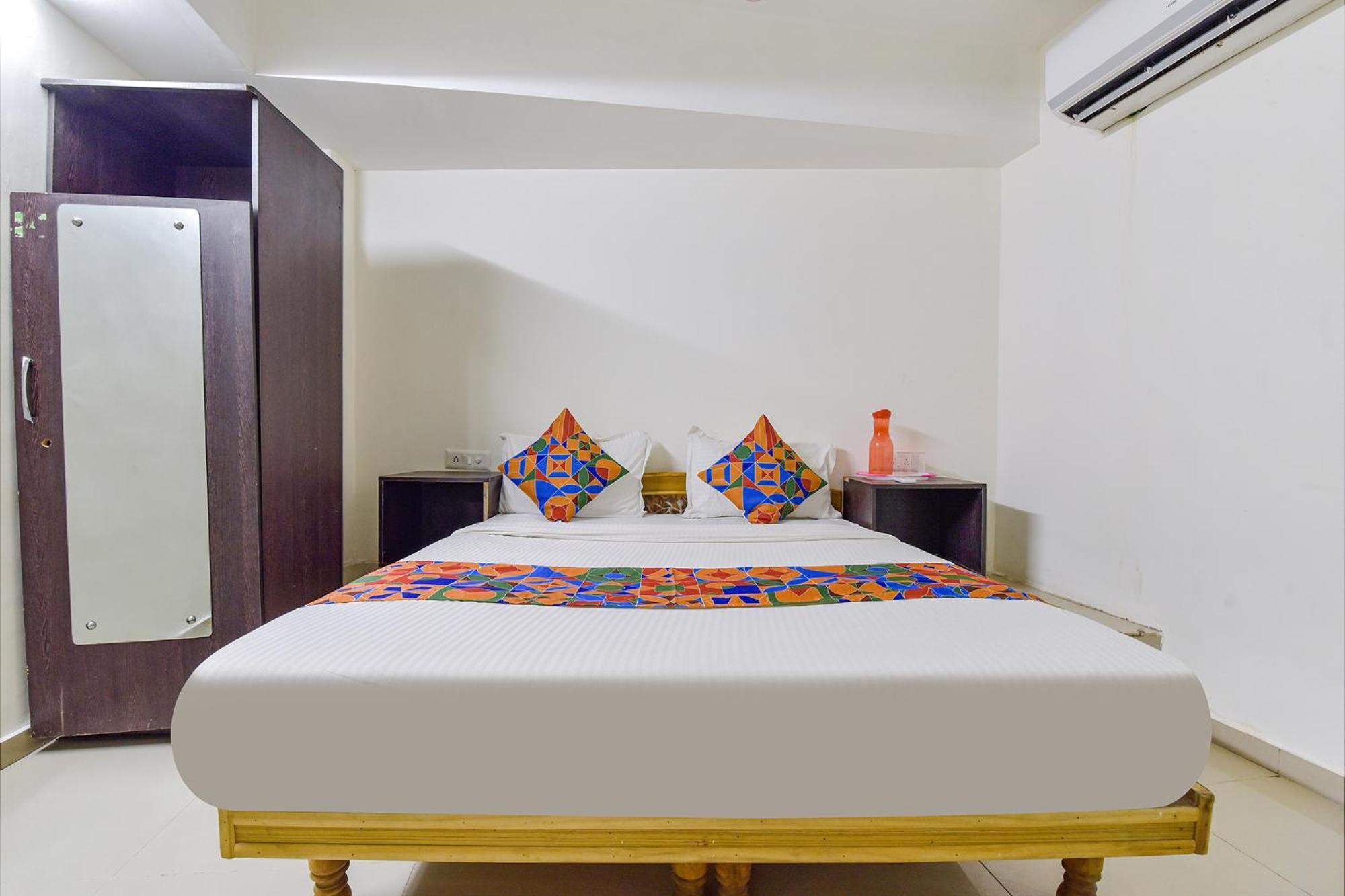 Hotel O Himalaya Inn أحمد أباد المظهر الخارجي الصورة