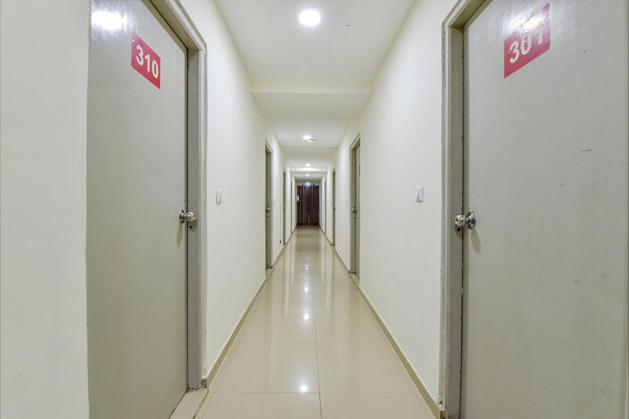 Hotel O Himalaya Inn أحمد أباد المظهر الخارجي الصورة
