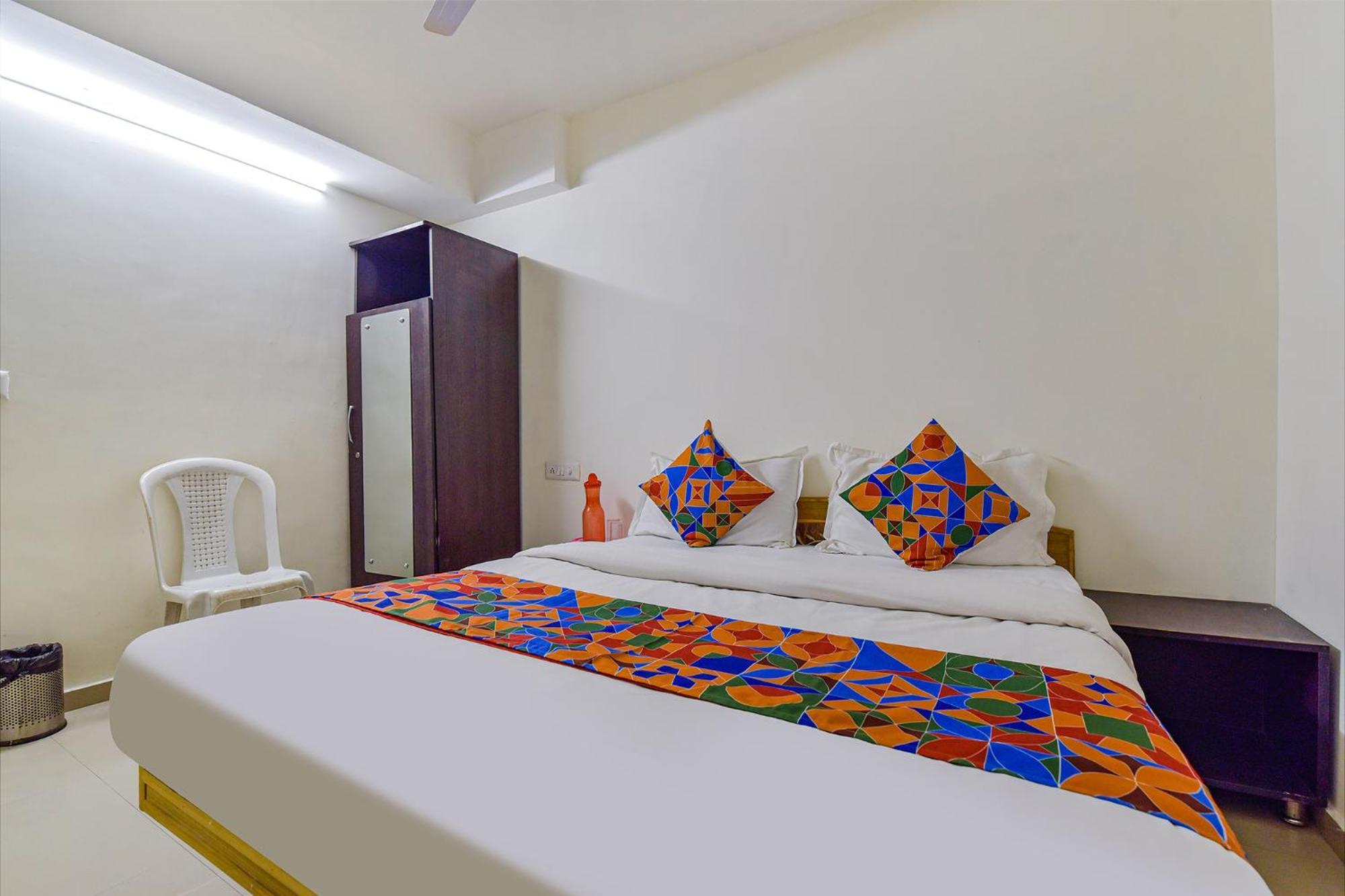 Hotel O Himalaya Inn أحمد أباد المظهر الخارجي الصورة