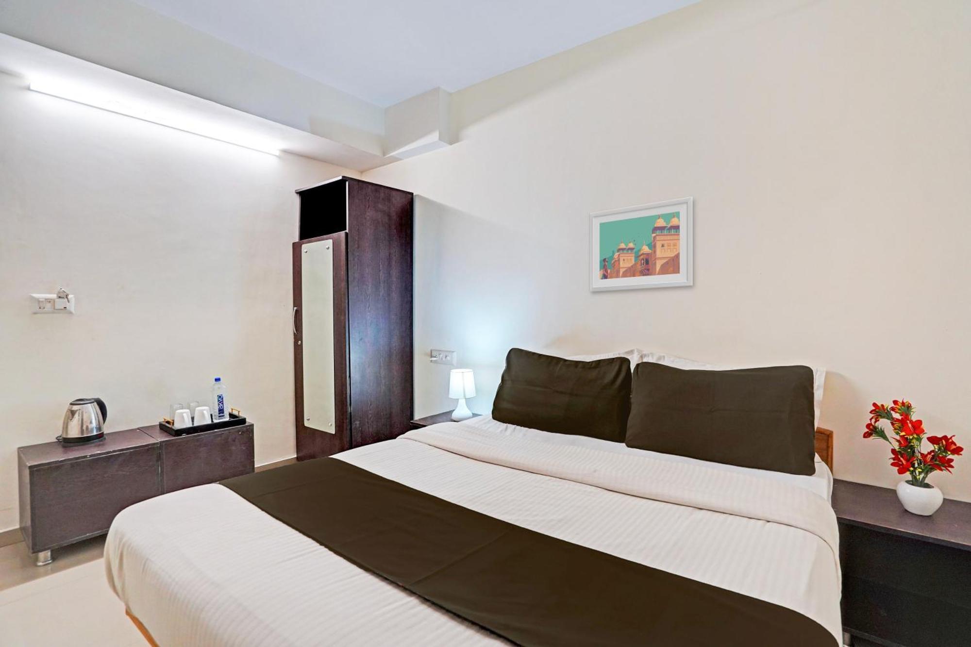 Hotel O Himalaya Inn أحمد أباد المظهر الخارجي الصورة