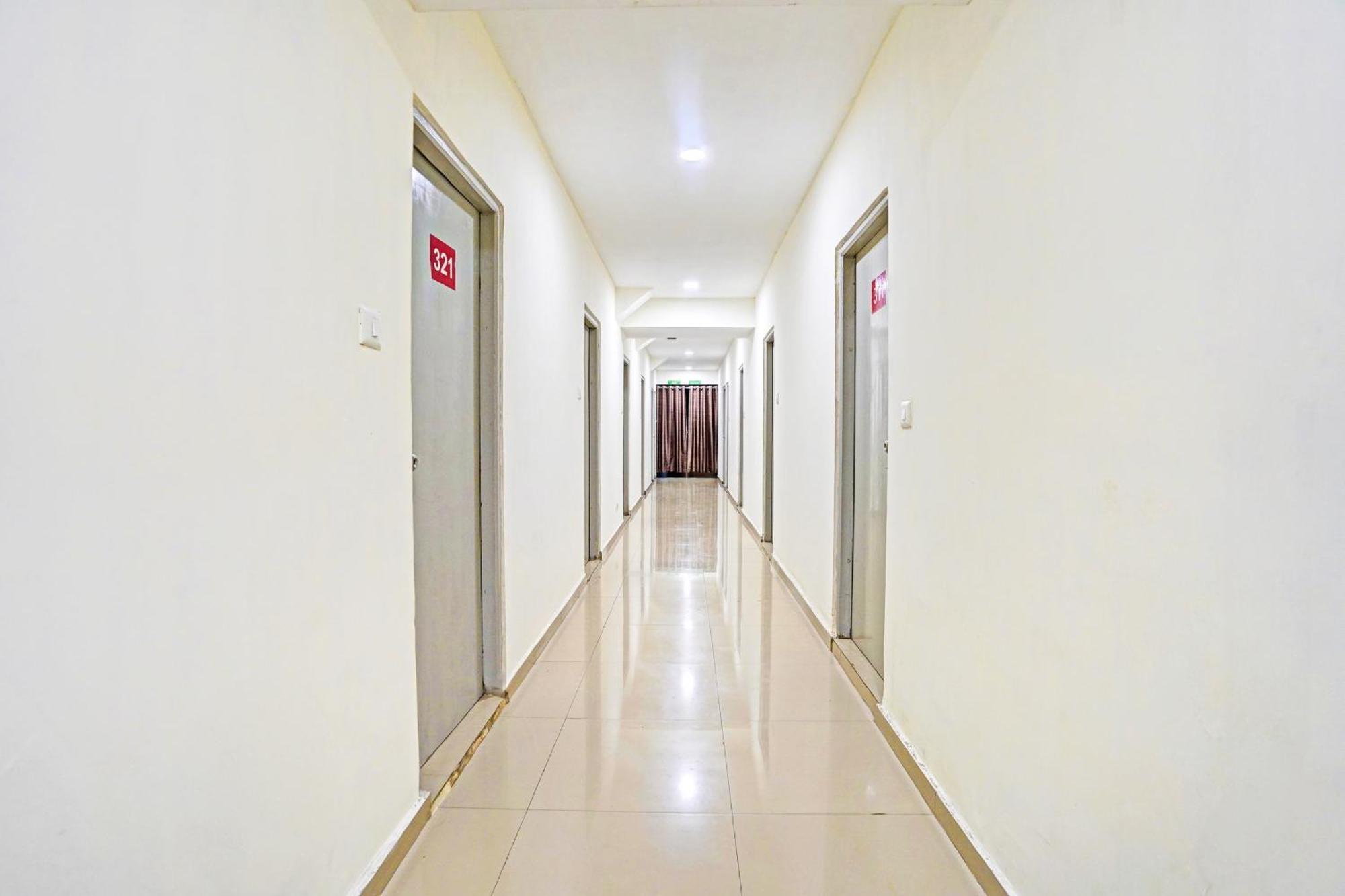 Hotel O Himalaya Inn أحمد أباد المظهر الخارجي الصورة